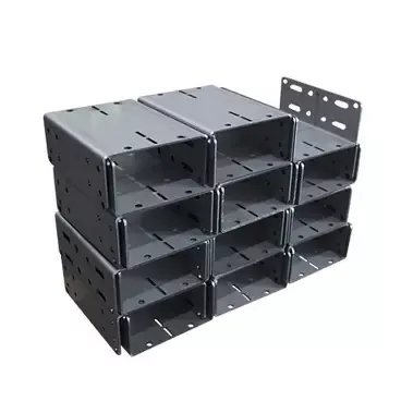 Obróbka blachy w szafie zasilającej