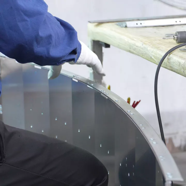 Precyzyjnie zakrzywiona blacha